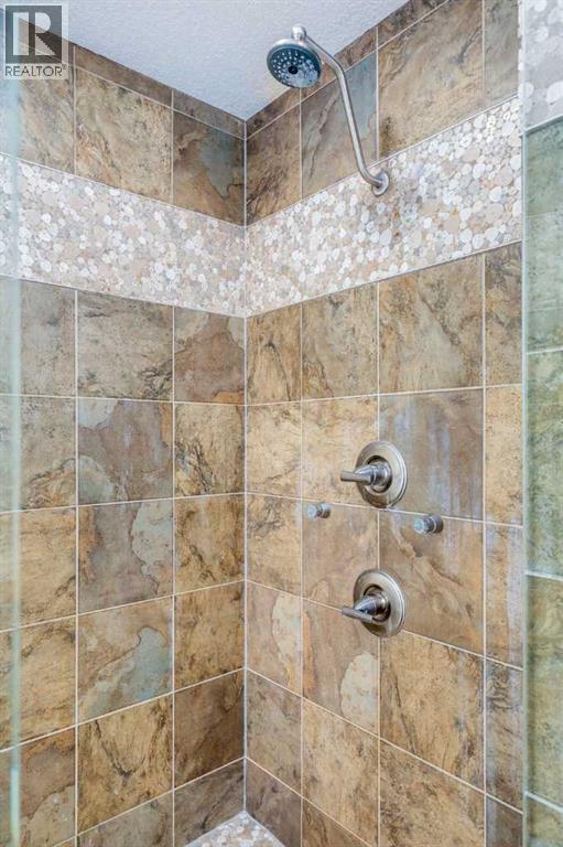 Single Family House for Sale in  Tuscany Summit Green NW Tuscany Calgary 