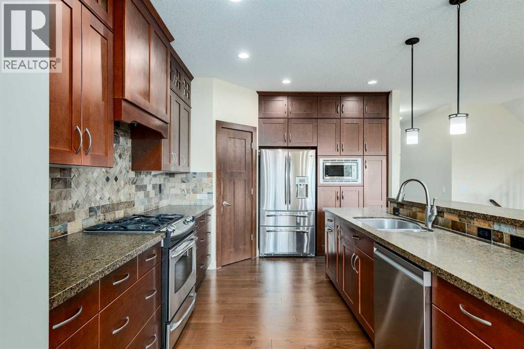 Single Family House for Sale in  Tuscany Summit Green NW Tuscany Calgary 