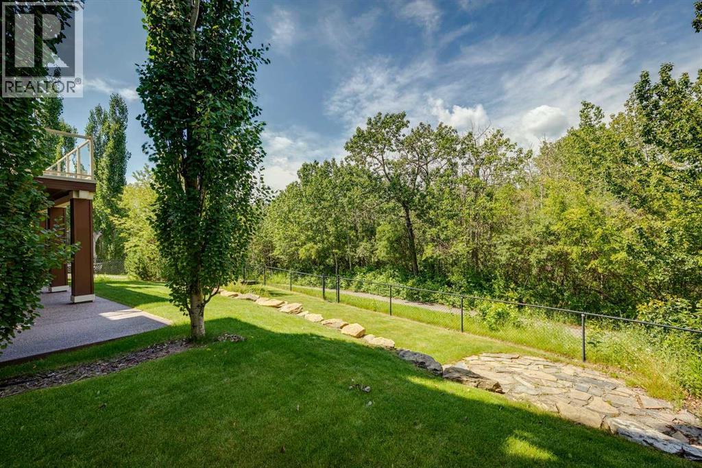 Single Family House for Sale in  Tuscany Summit Green NW Tuscany Calgary 