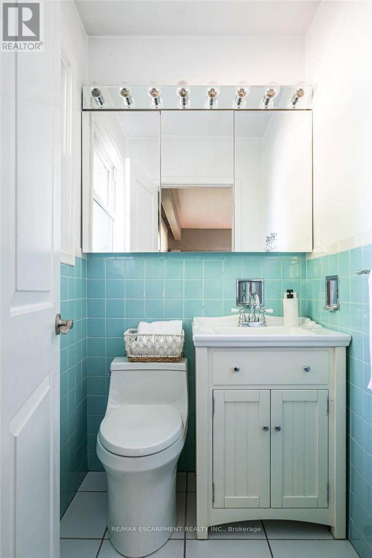 Photo 19 of 822 Danforth Place, Burlington ON