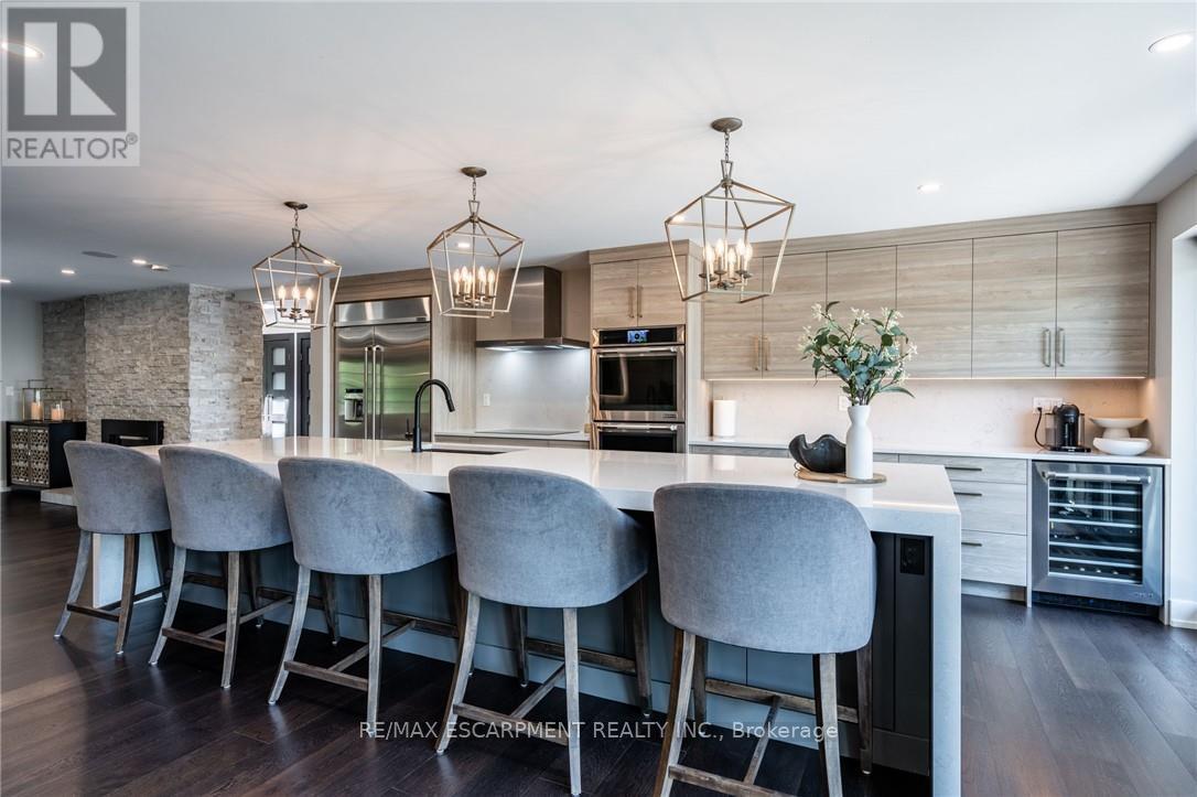 Photo 7 of 822 Danforth Place, Burlington ON