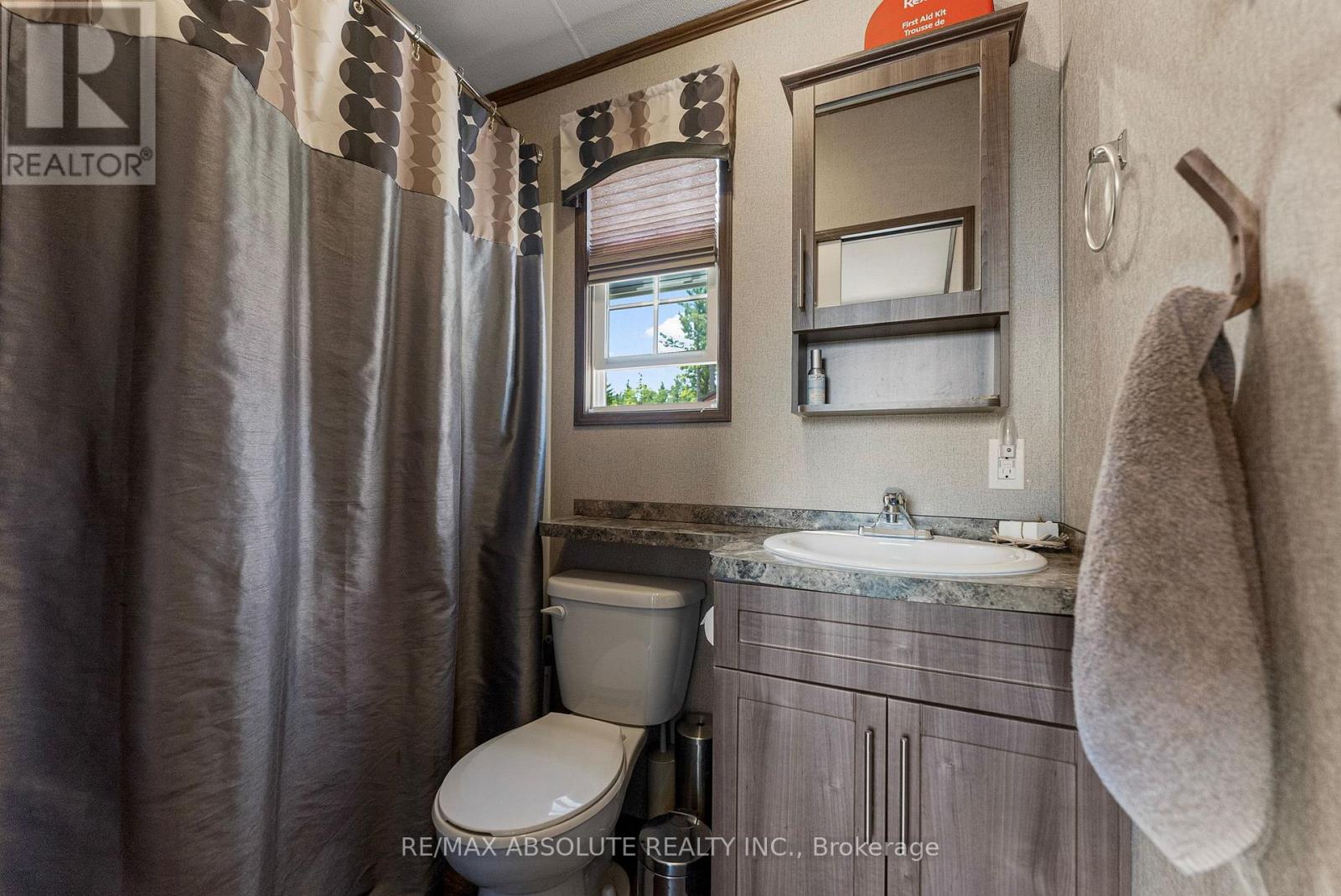 Photo 18 of 92 Bingham Drive, Horton ON