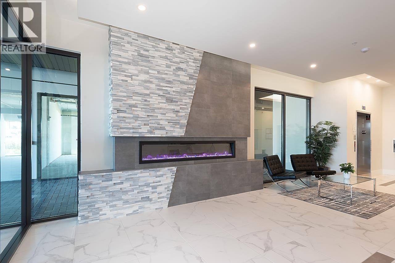 207 1633 TATLOW AVENUE, North Vancouver