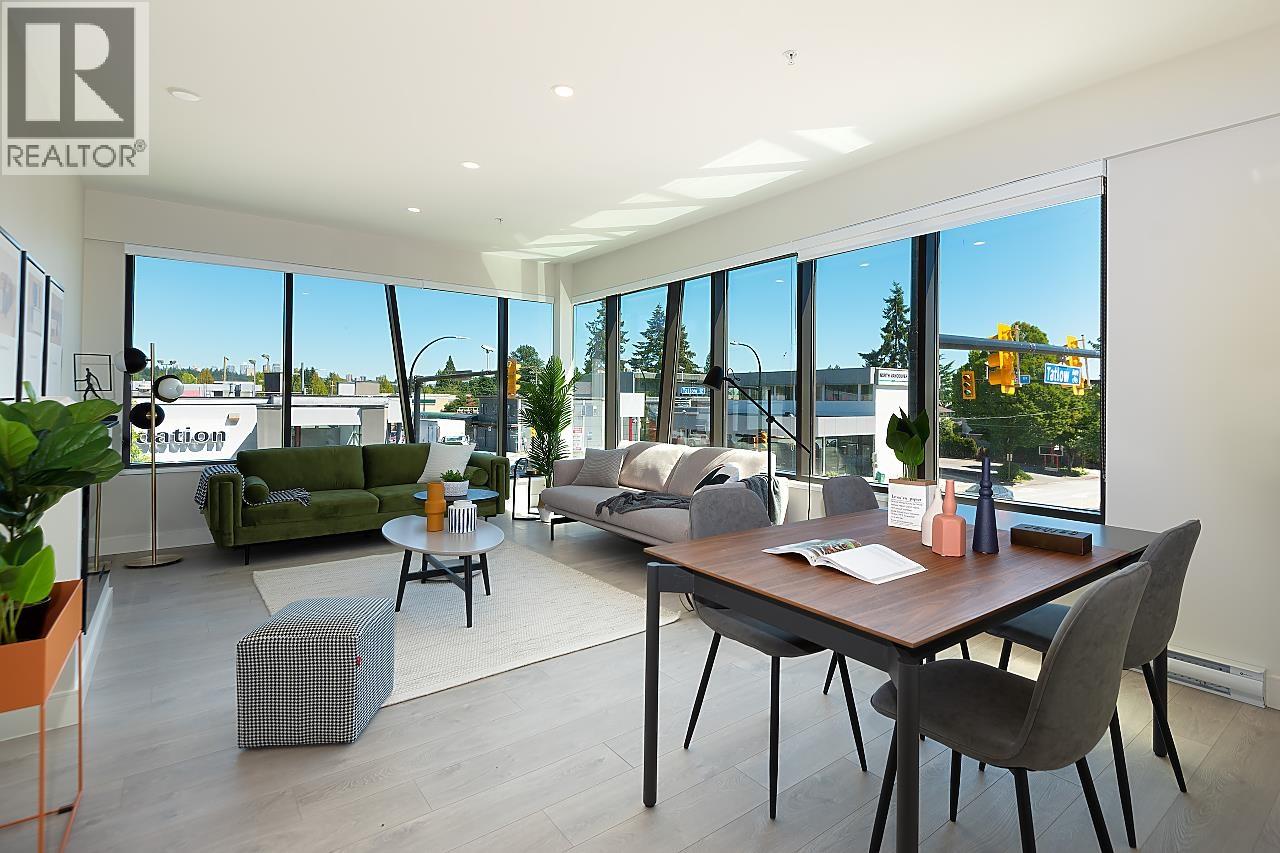 207 1633 TATLOW AVENUE, North Vancouver