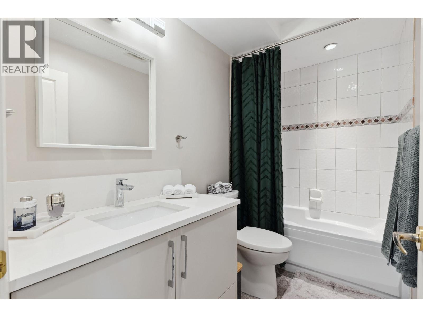 302 3131 DEER RIDGE DRIVE, West Vancouver