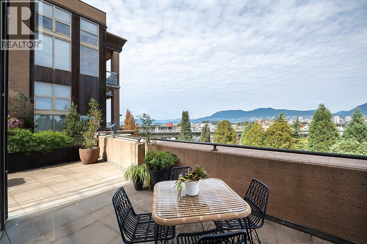 Photo 10 of 403 1529 W 6th Avenue, Vancouver BC