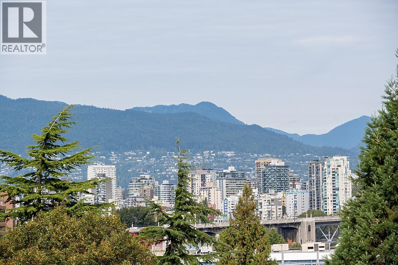 Photo 11 of 403 1529 W 6th Avenue, Vancouver BC