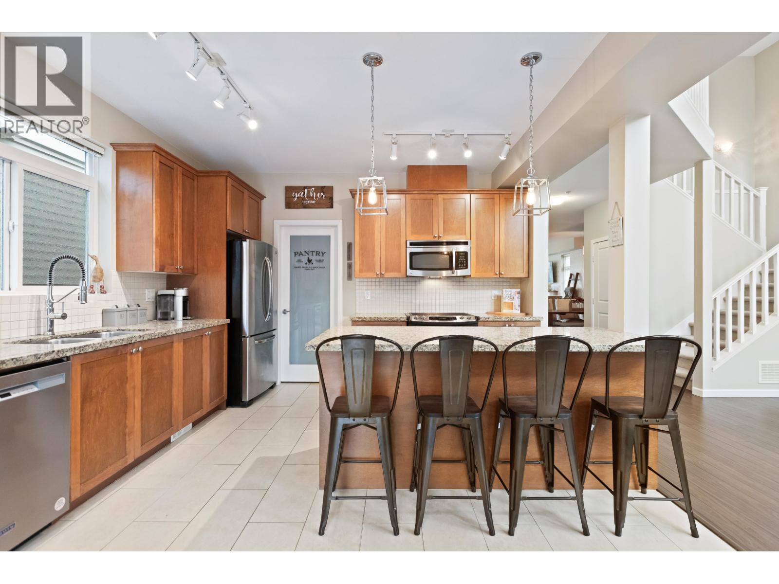 Photo 12 of 10138 241 A Street, Maple Ridge BC