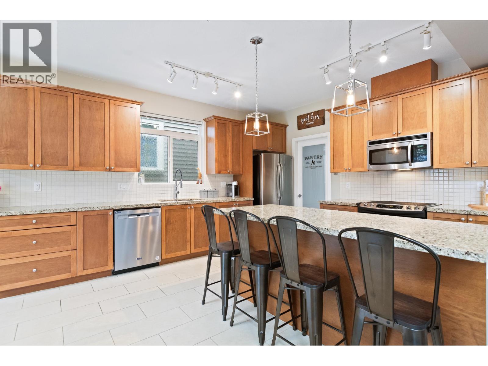 Photo 13 of 10138 241 A Street, Maple Ridge BC