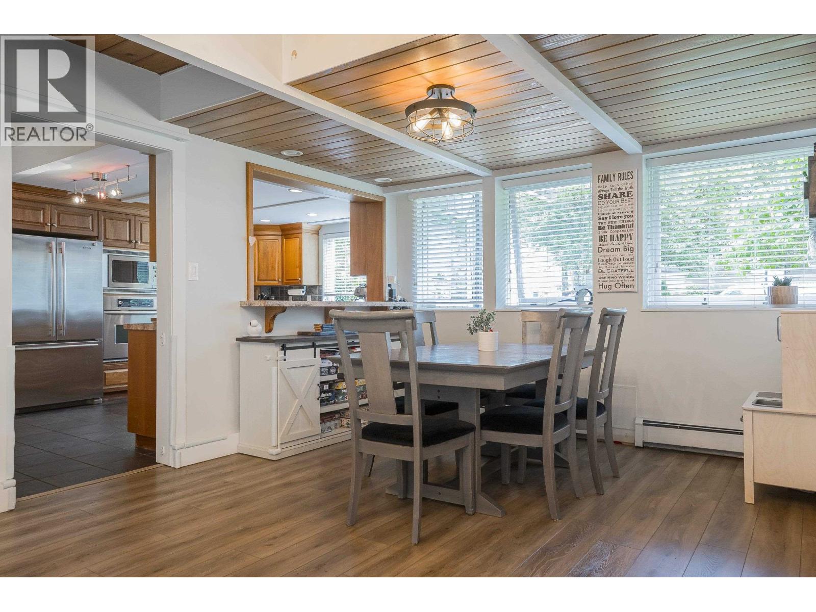 Photo 10 of 12350 Carlton Street, Maple Ridge BC