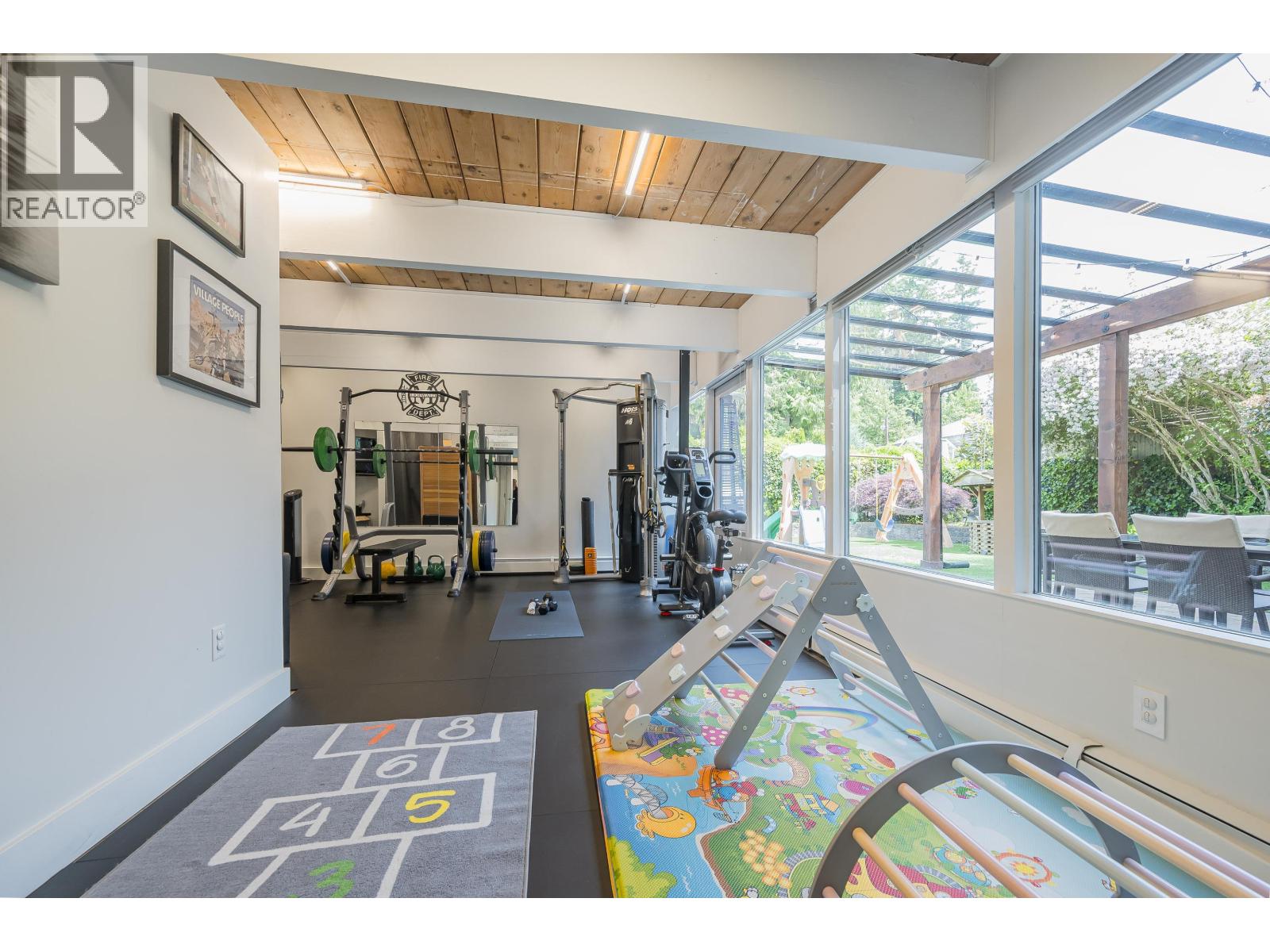 Photo 13 of 12350 Carlton Street, Maple Ridge BC