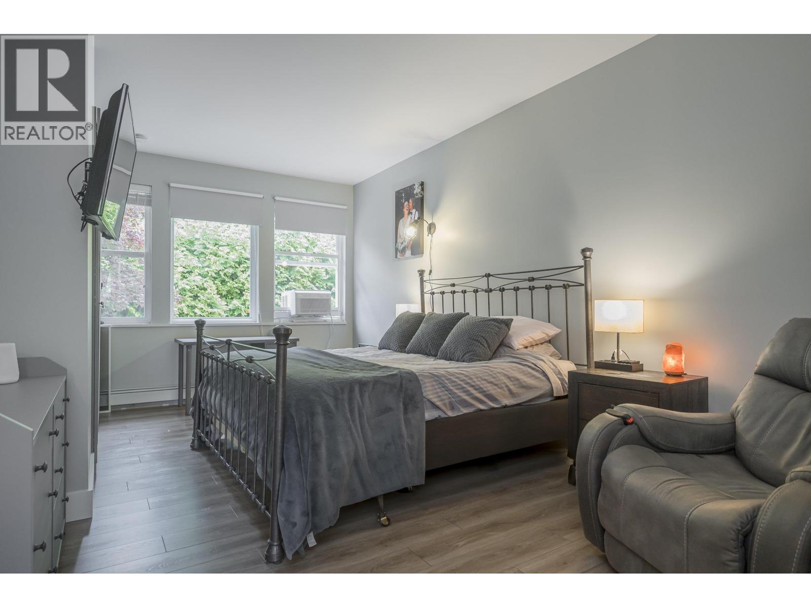 Photo 15 of 12350 Carlton Street, Maple Ridge BC