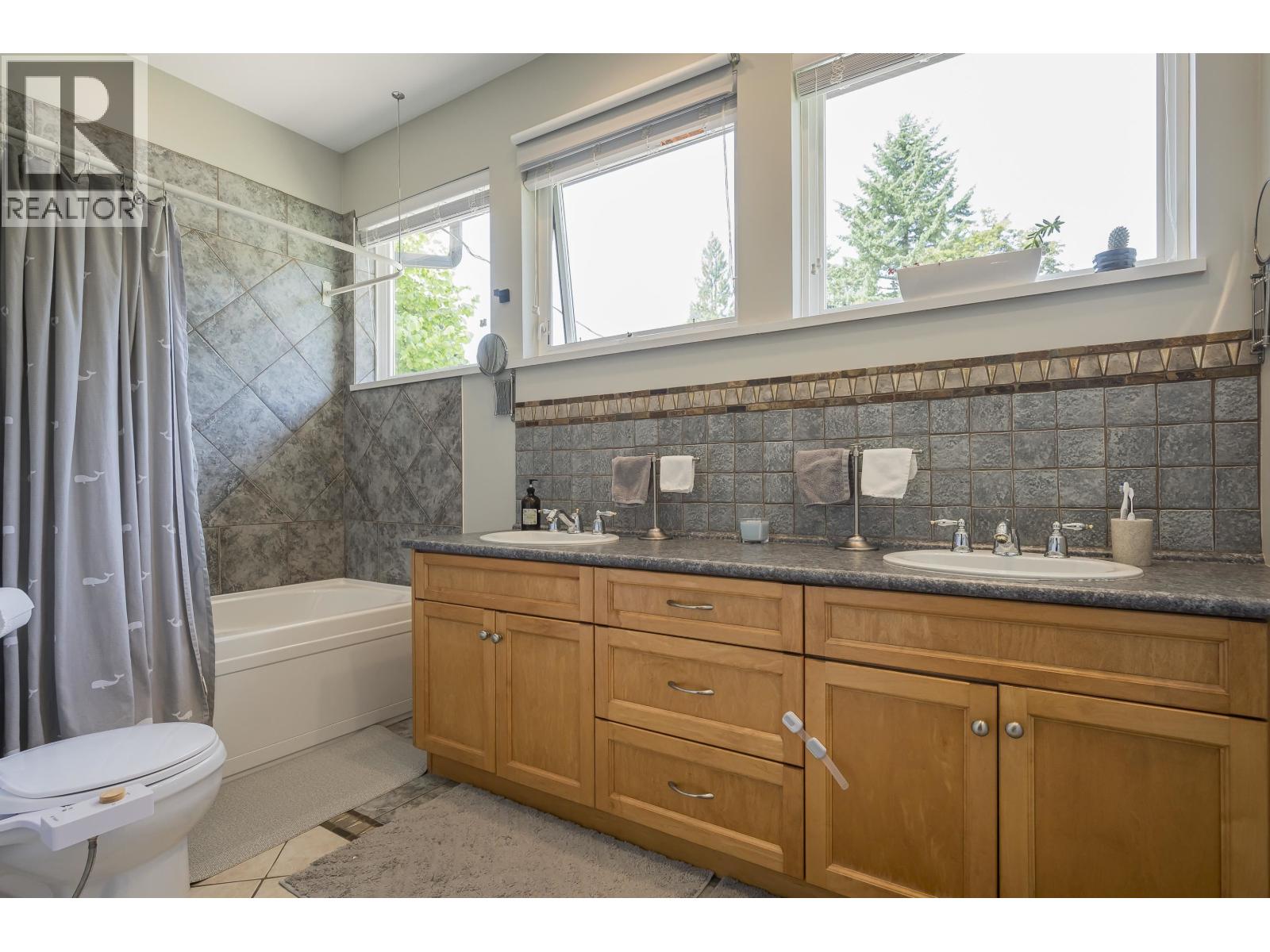 Photo 16 of 12350 Carlton Street, Maple Ridge BC