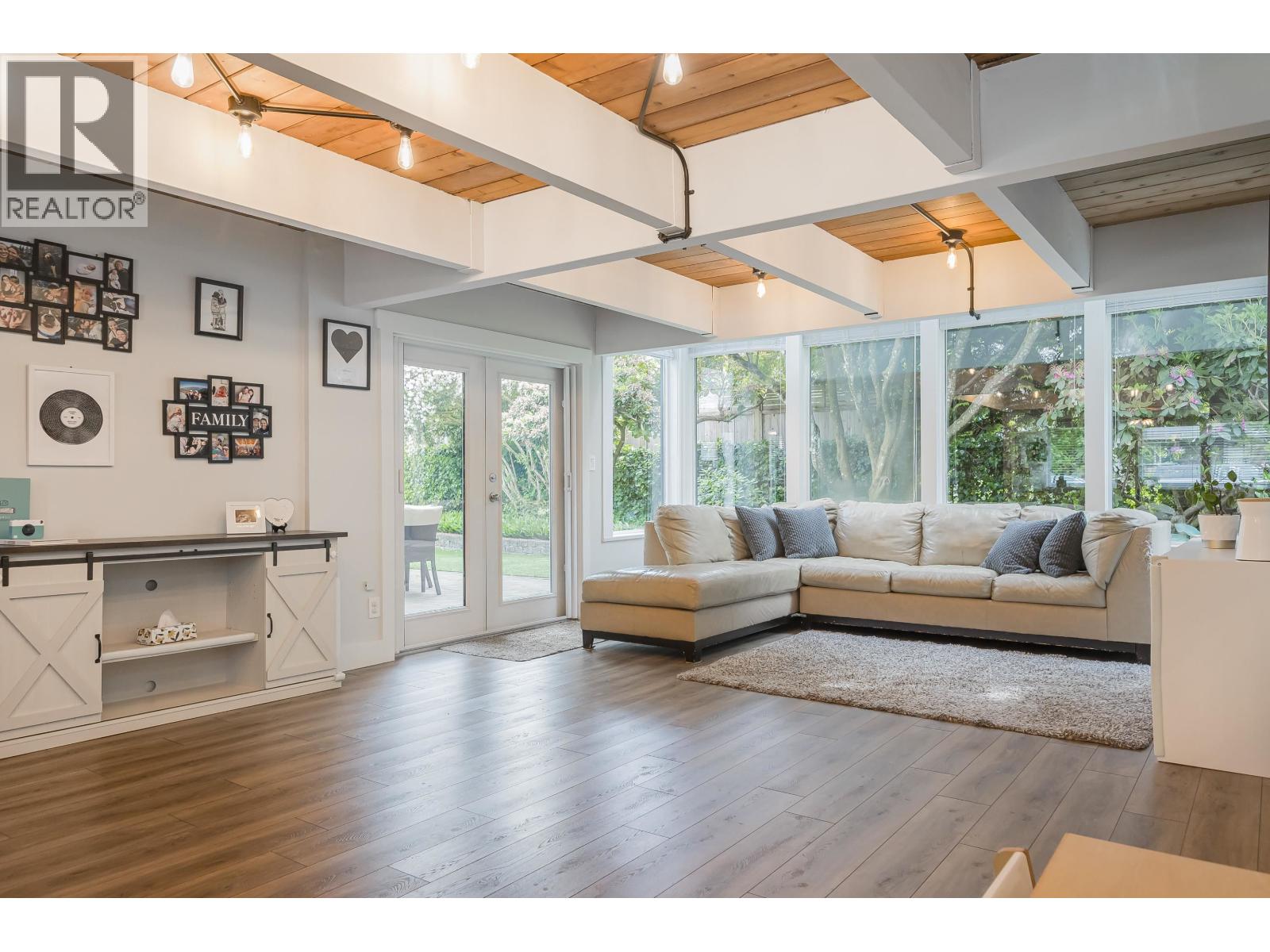 Photo 2 of 12350 Carlton Street, Maple Ridge BC