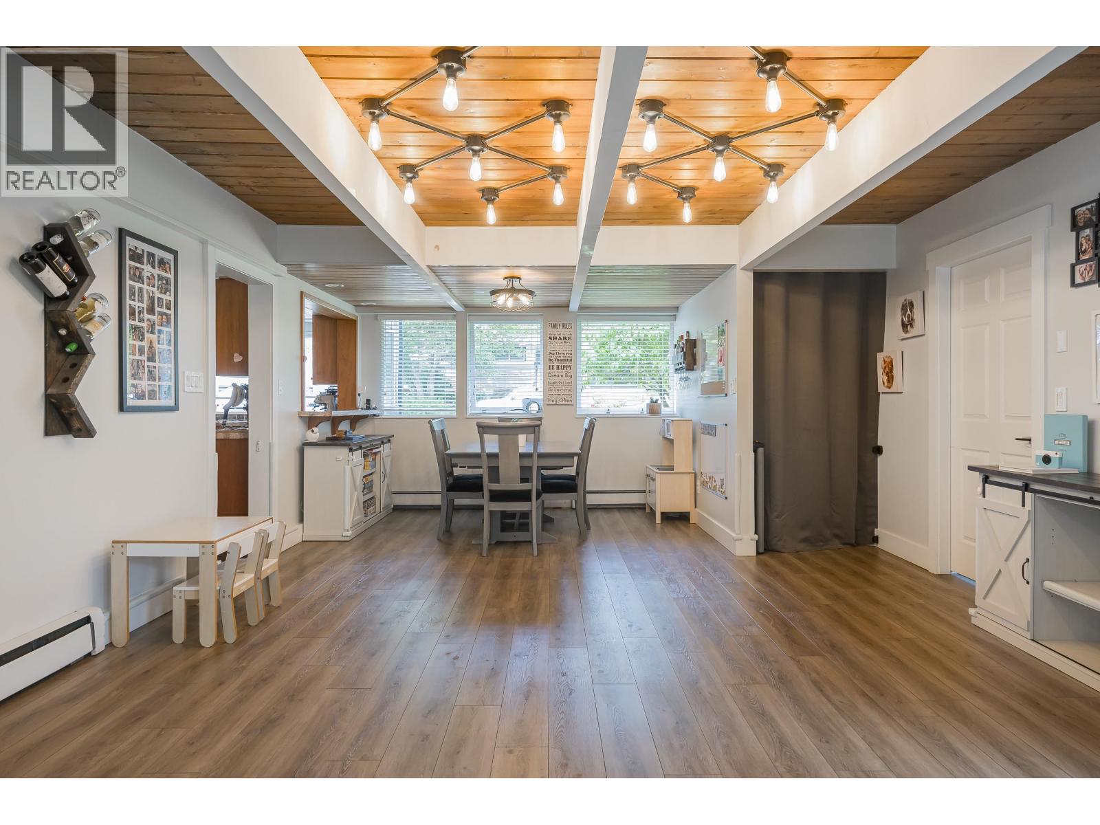 Photo 9 of 12350 Carlton Street, Maple Ridge BC