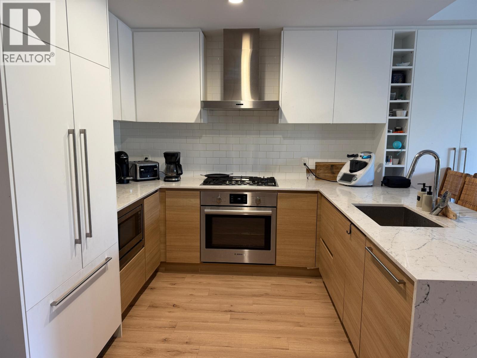 Photo 3 of 323 55 Klahanie Drive, Port Moody BC