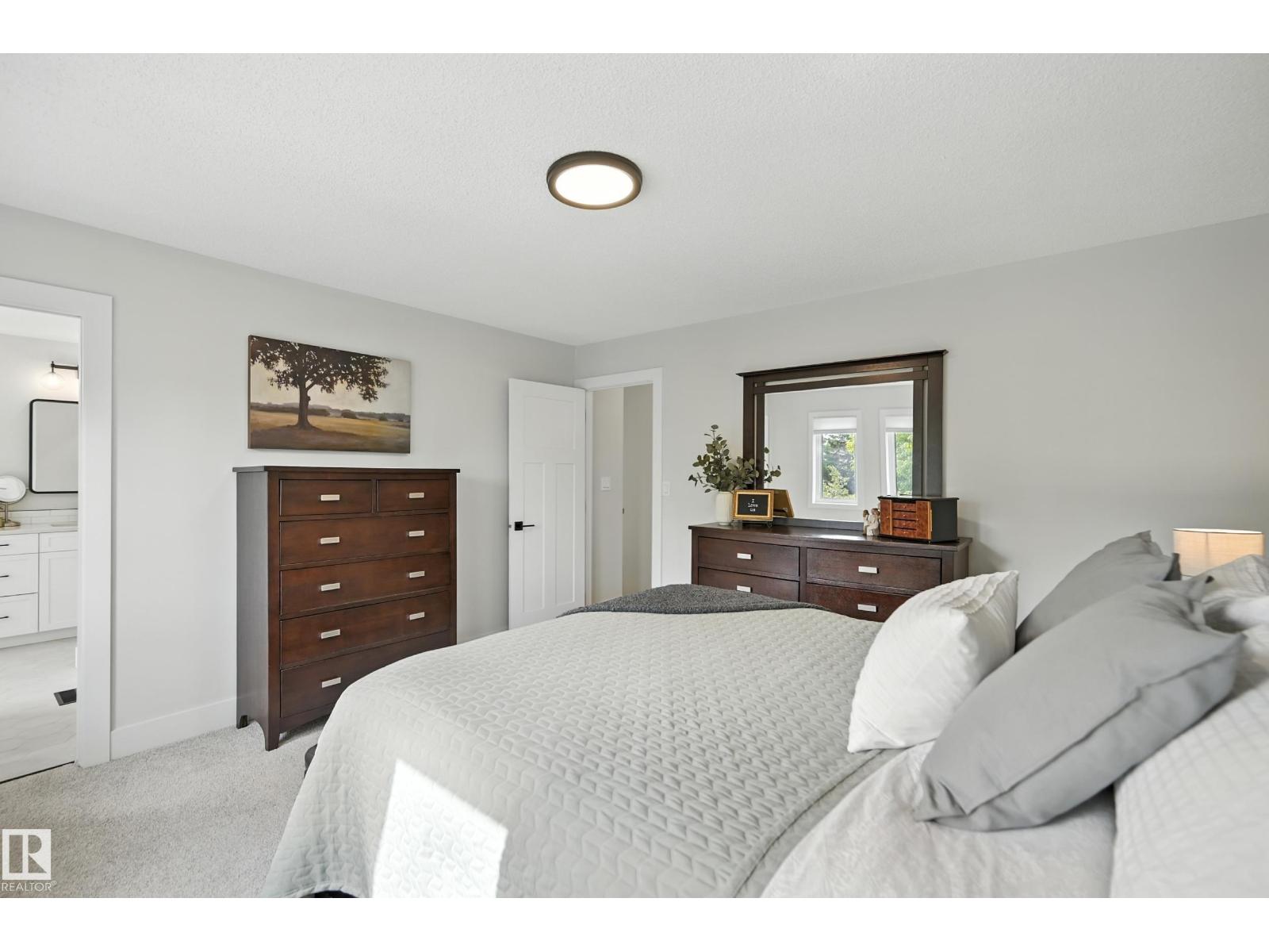 Photo 21 of 3634 31 A St Nw, Edmonton AB