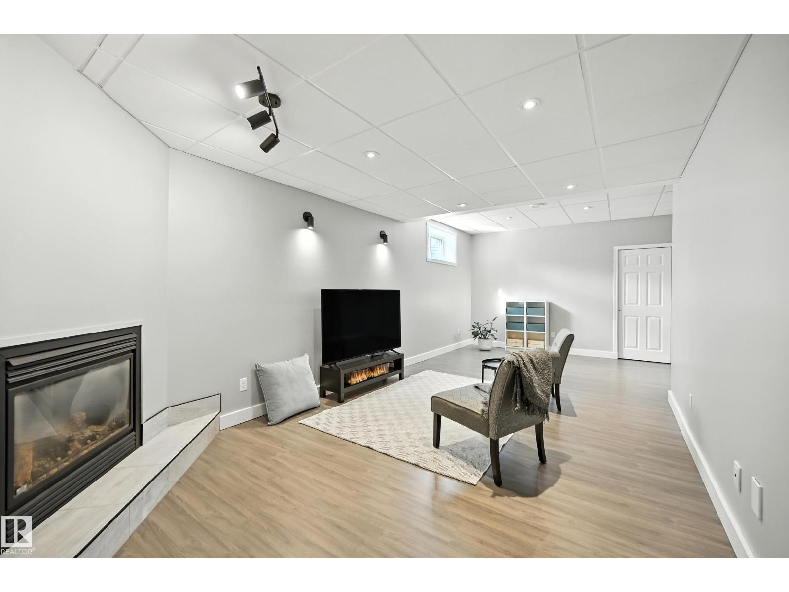 Photo 54 of 3634 31 A St Nw, Edmonton AB