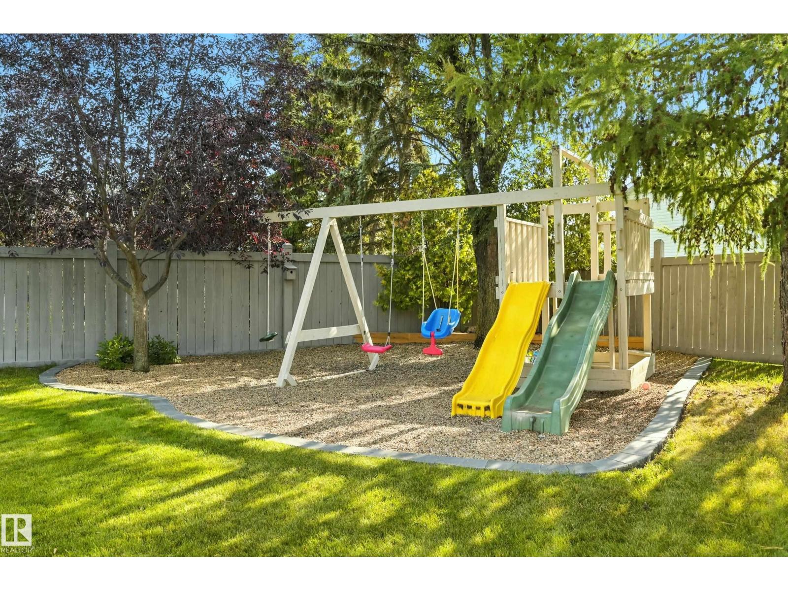 Photo 39 of 3634 31 A St Nw, Edmonton AB