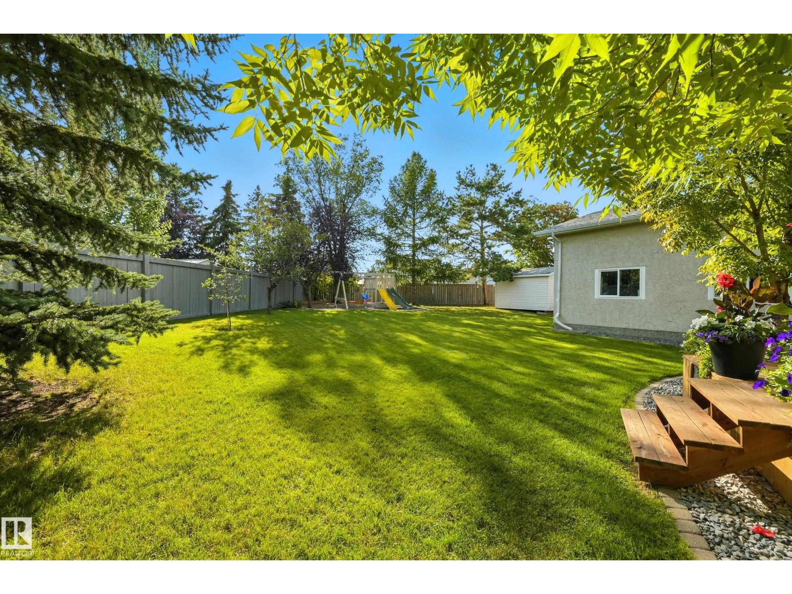 Photo 4 of 3634 31 A St Nw, Edmonton AB