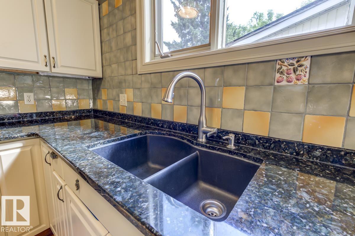 Photo 19 of 9523 101 St Nw, Edmonton AB