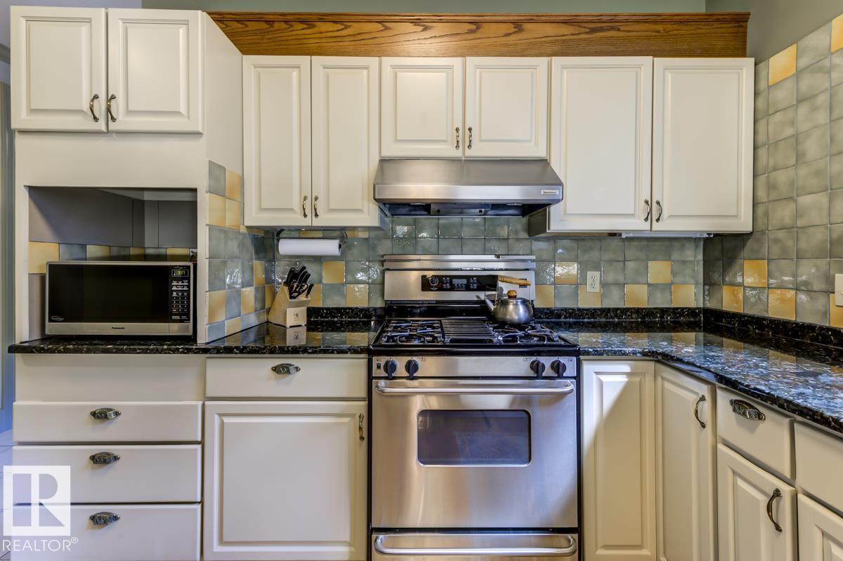 Photo 18 of 9523 101 St Nw, Edmonton AB