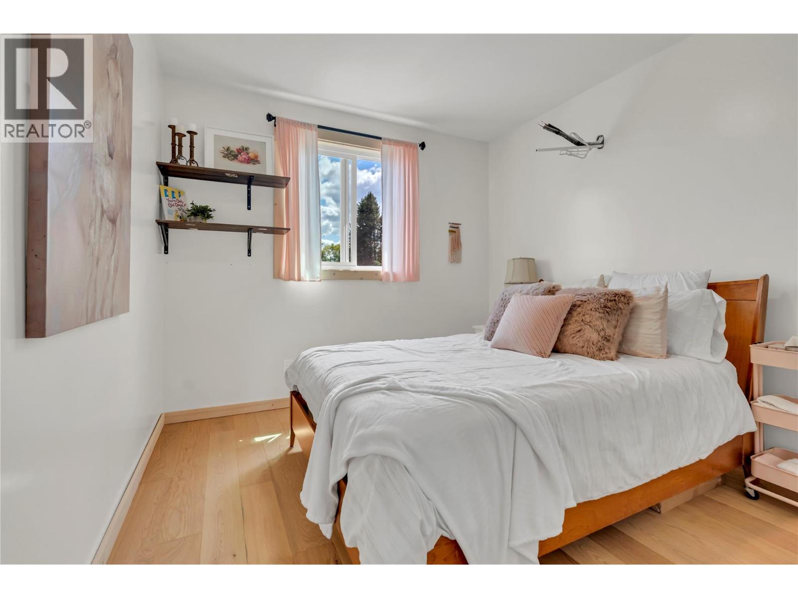  6074 Jackson Crescent, Peachland
