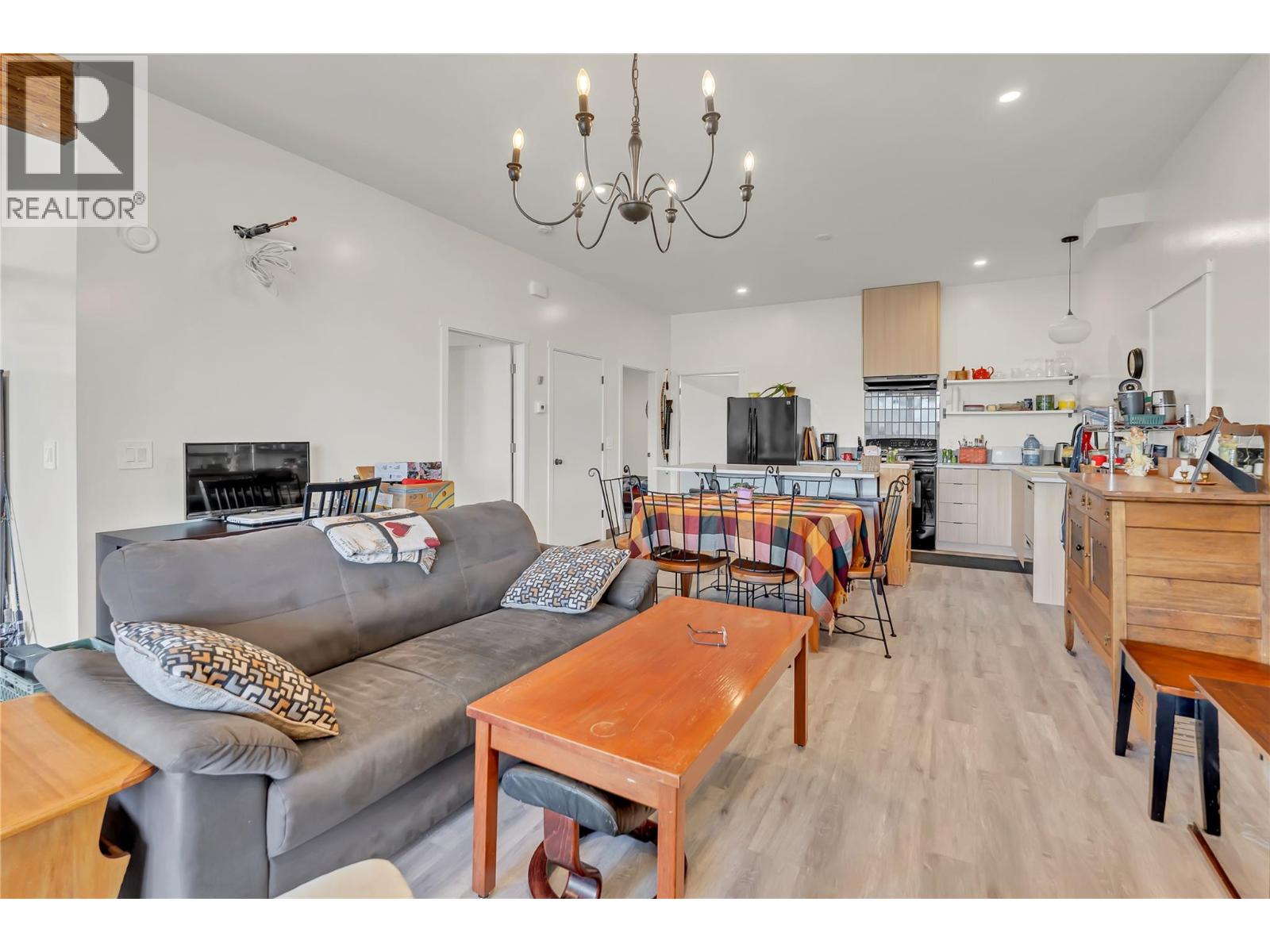  6074 Jackson Crescent, Peachland