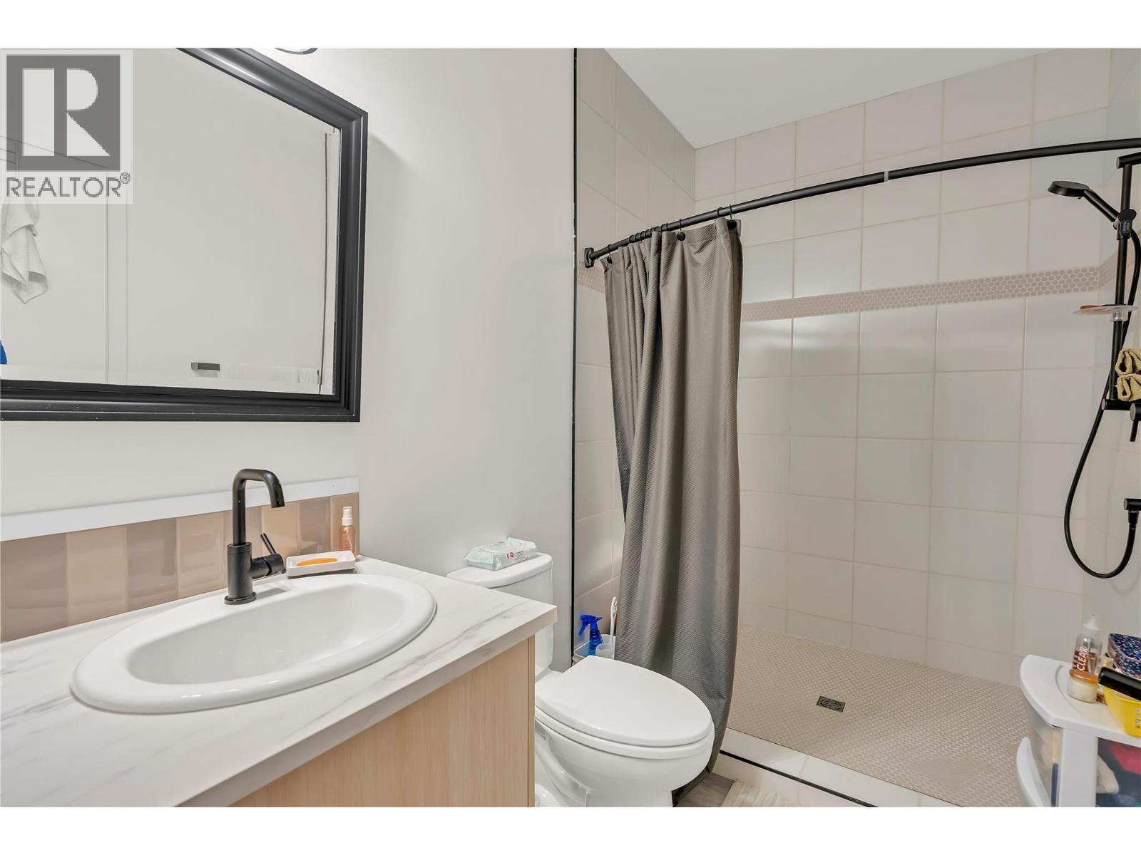 6074 Jackson Crescent, Peachland