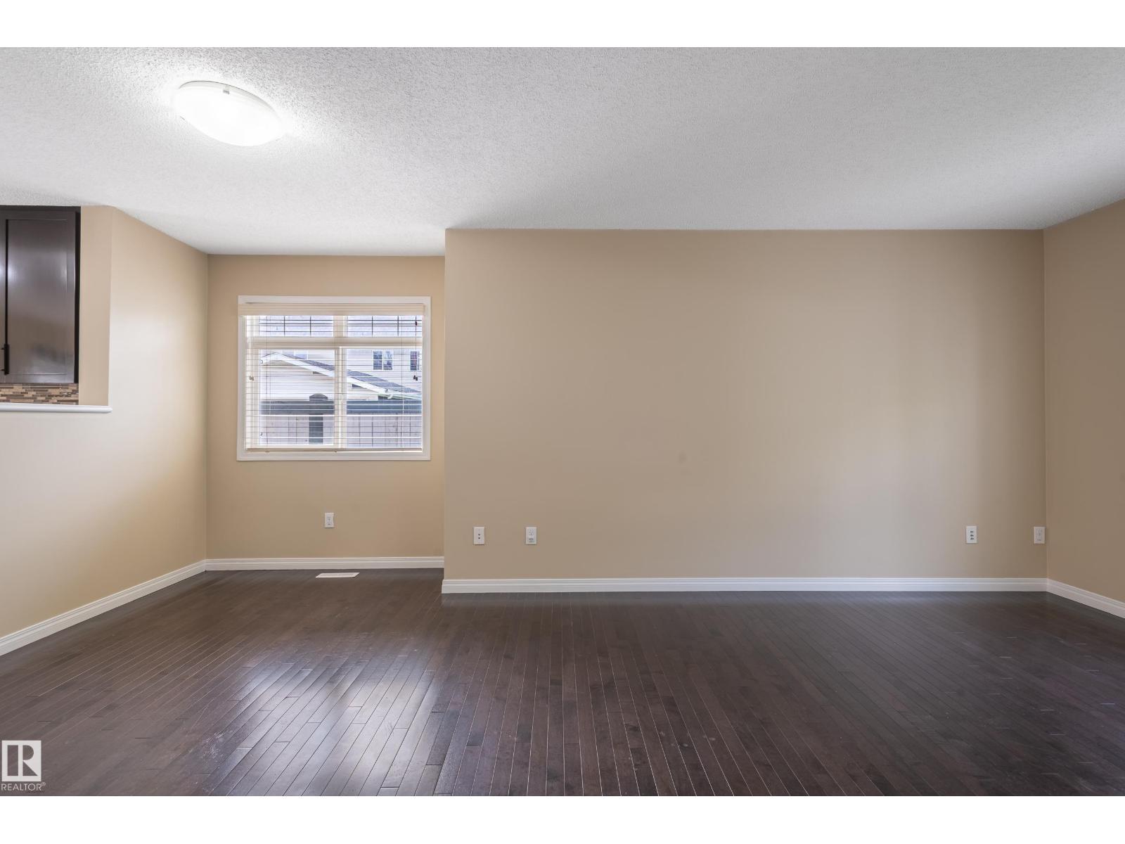 Photo 6 of 124 1804 70 St Sw, Edmonton AB
