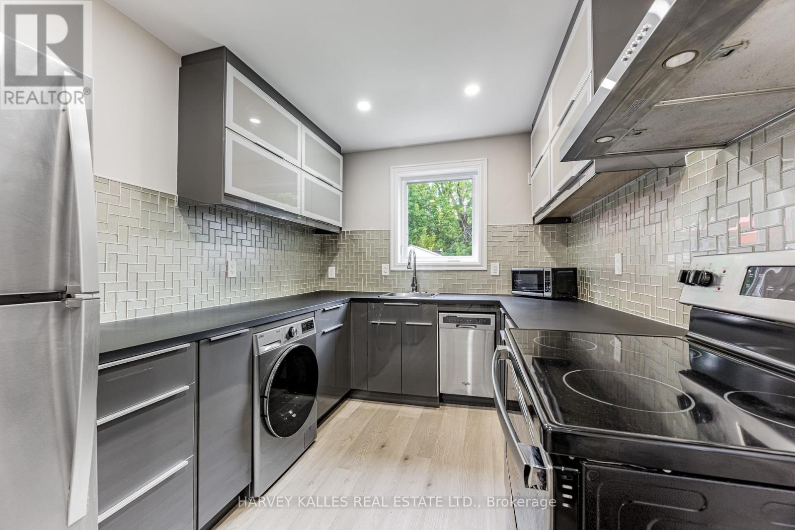 Photo 19 of 1836 Bathurst Street, Toronto ON