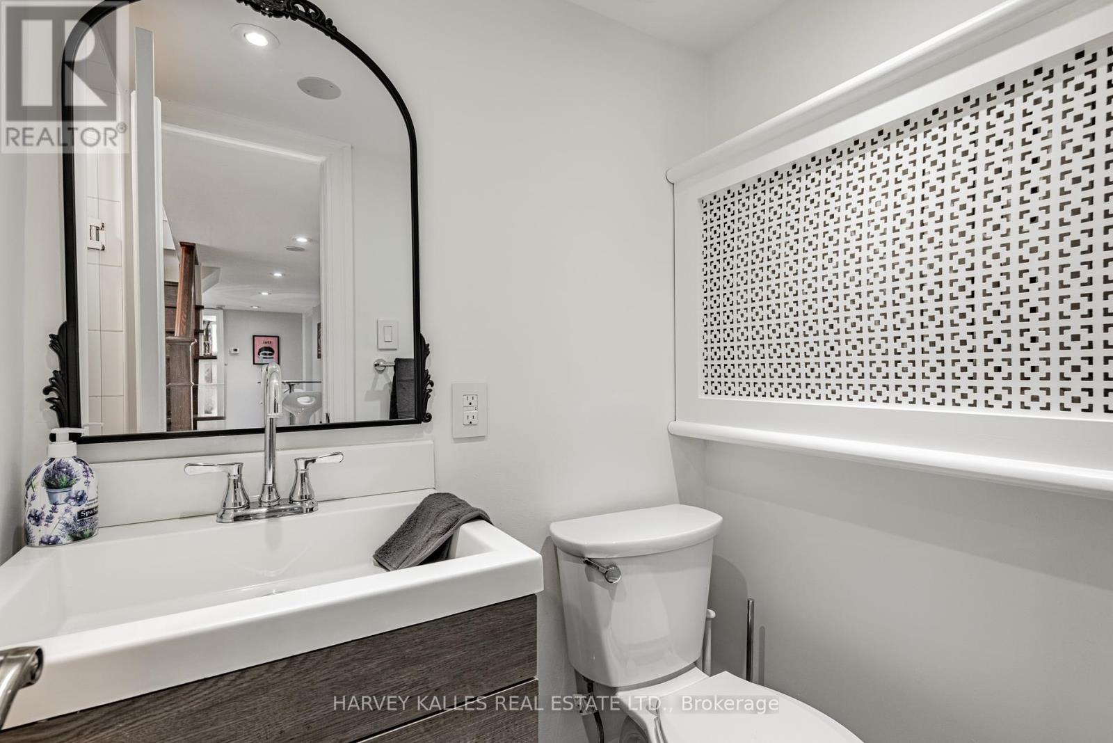 Photo 27 of 1836 Bathurst Street, Toronto ON