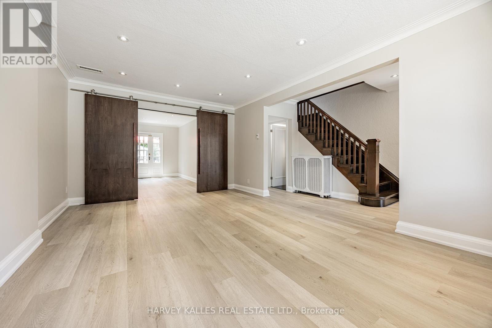 Photo 5 of 1836 Bathurst Street, Toronto ON