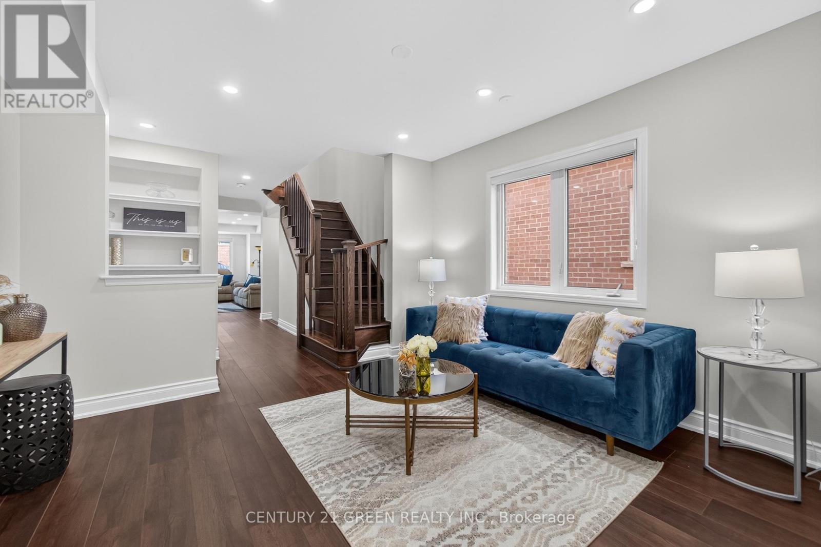 Photo 5 of 118 Bond Head Court, Milton ON