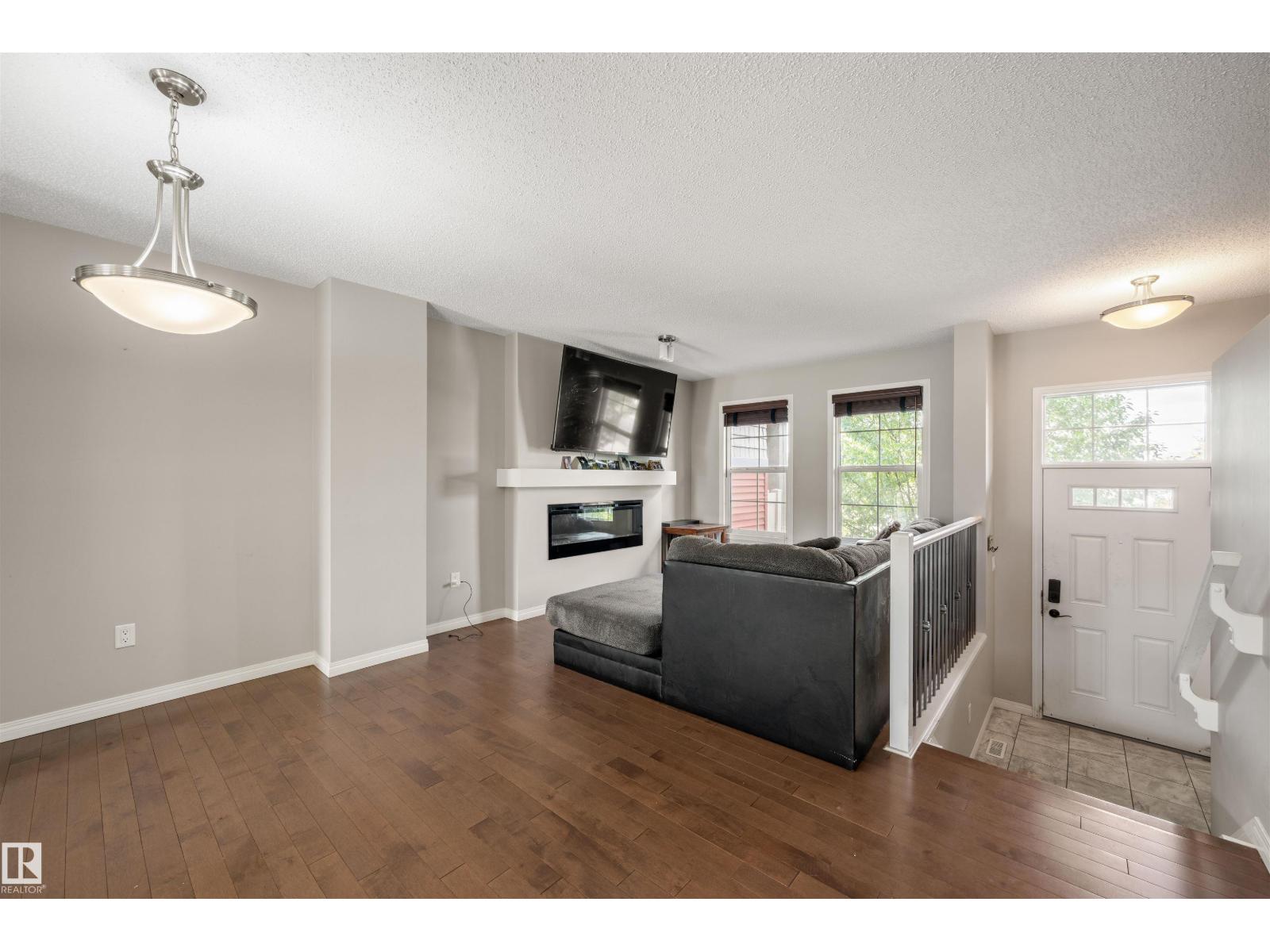 Photo 11 of 4021 Orchards Dr Sw, Edmonton AB