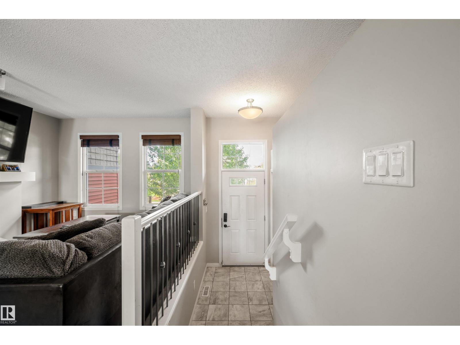 Photo 5 of 4021 Orchards Dr Sw, Edmonton AB