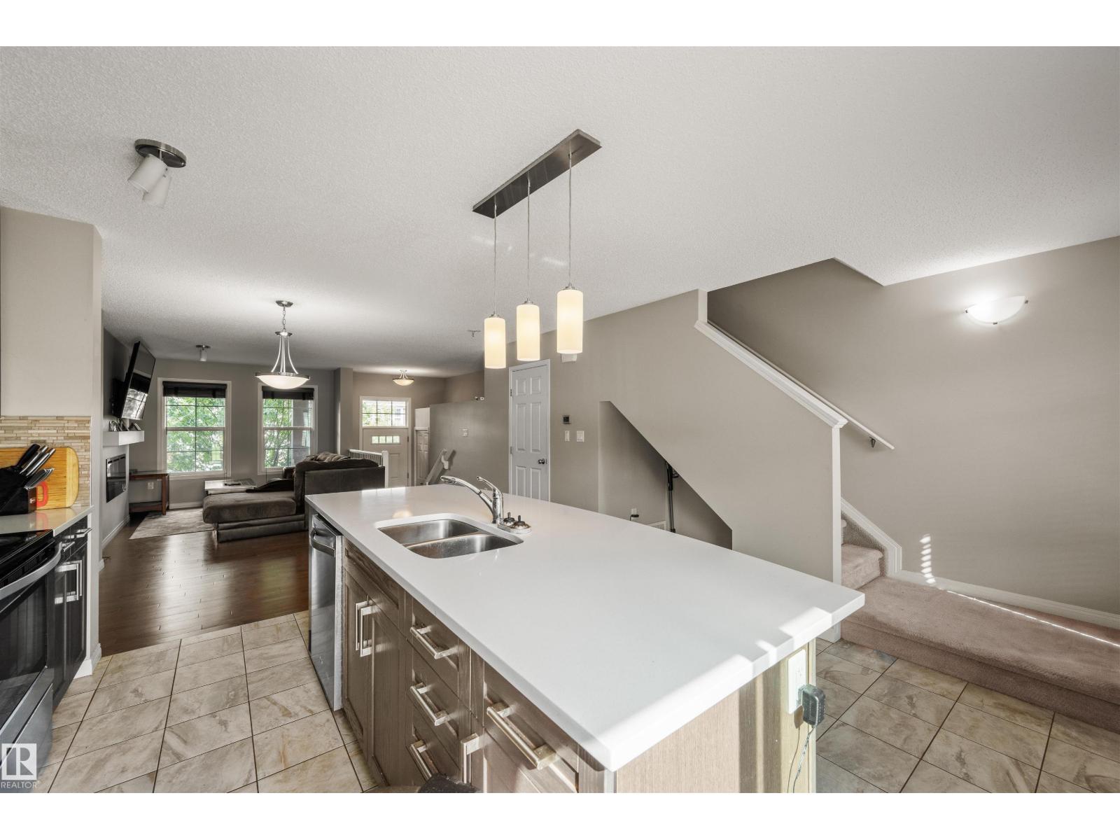 Photo 10 of 4021 Orchards Dr Sw, Edmonton AB