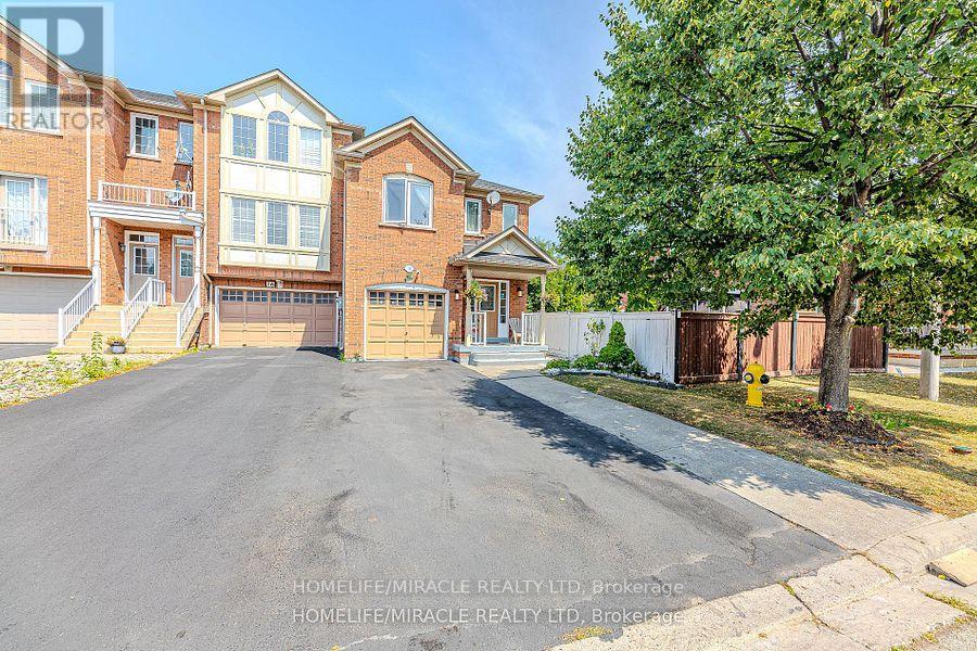 Photo 2 of 14 Jarrett Court, Vaughan ON