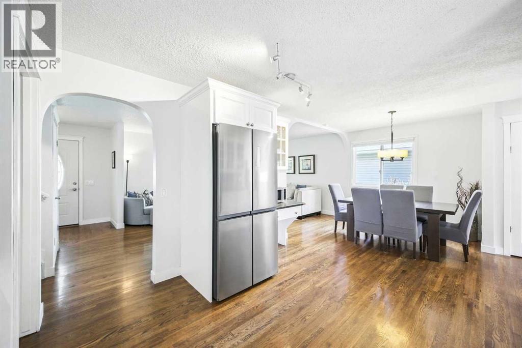 Single Family House 3 Level for Sale in  Huntford Green NE Huntington Hills Calgary 