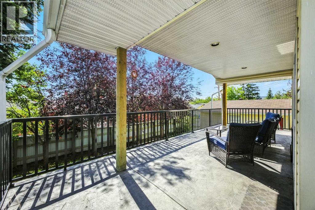 Single Family House 3 Level for Sale in  Huntford Green NE Huntington Hills Calgary 