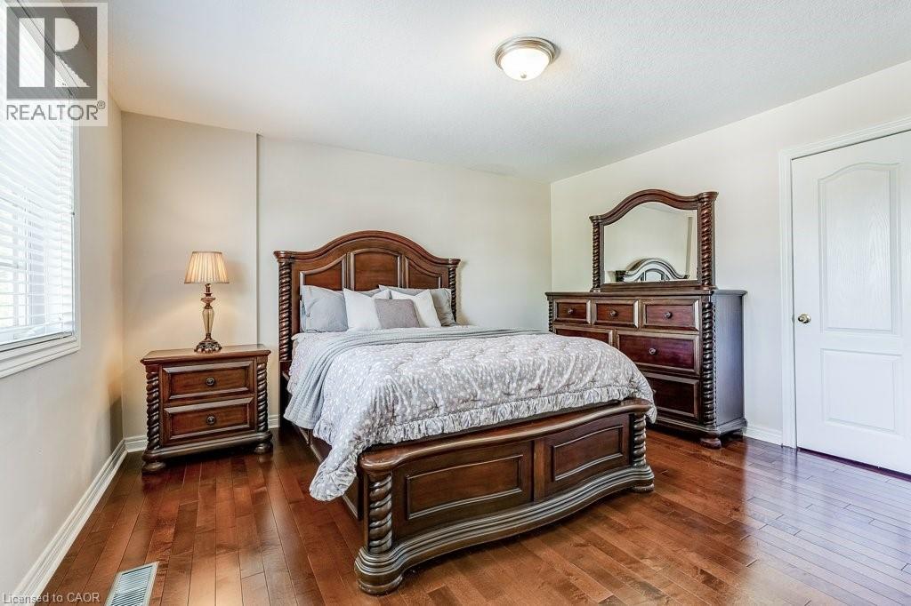 Photo 15 of 4134 Medland Drive, Burlington ON