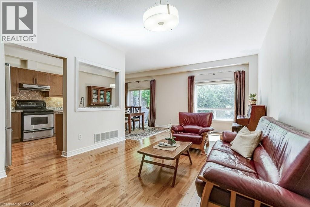 Photo 5 of 4134 Medland Drive, Burlington ON