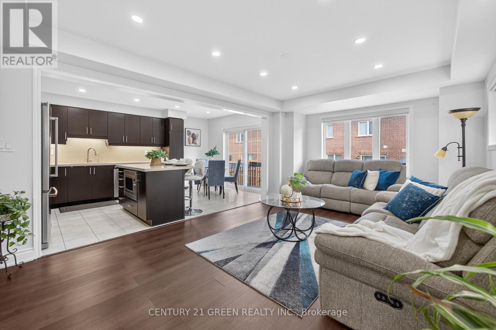 Photo 12 of 118 Bond Head Court, Milton ON