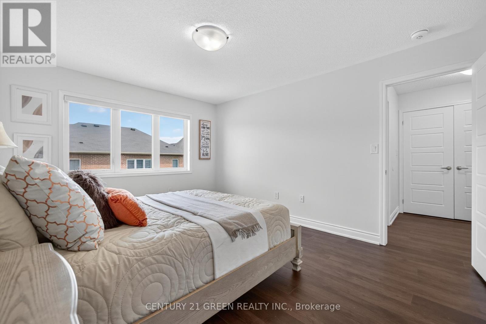 Photo 25 of 118 Bond Head Court, Milton ON