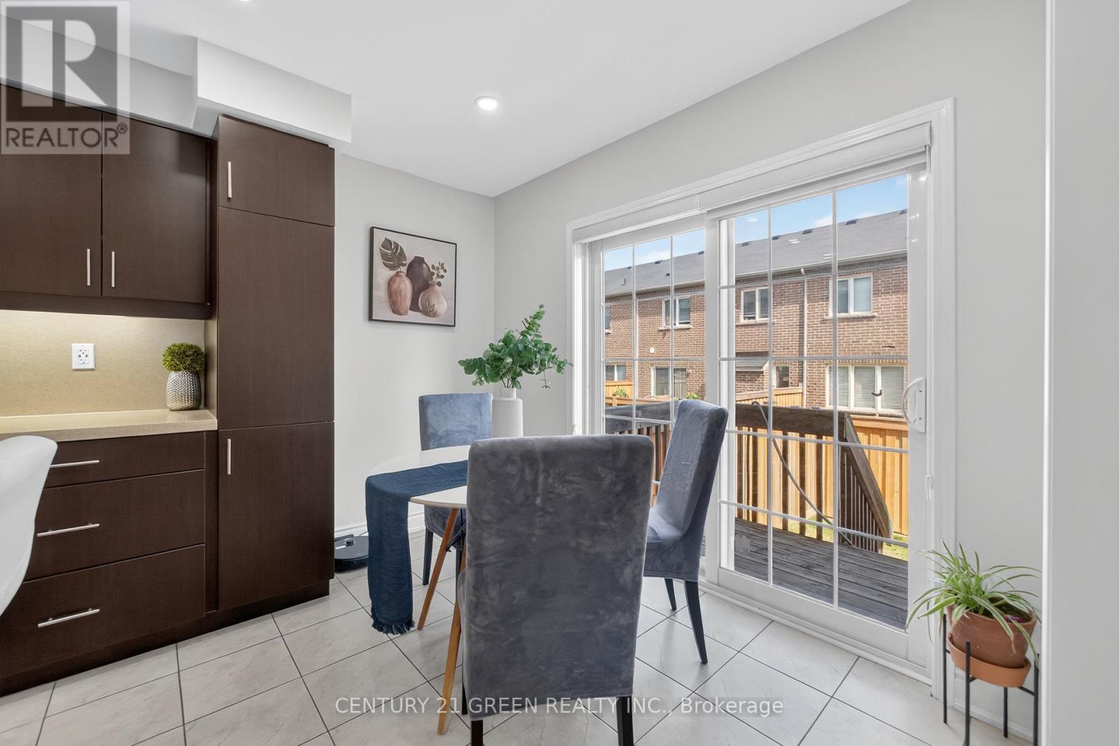 Photo 17 of 118 Bond Head Court, Milton ON