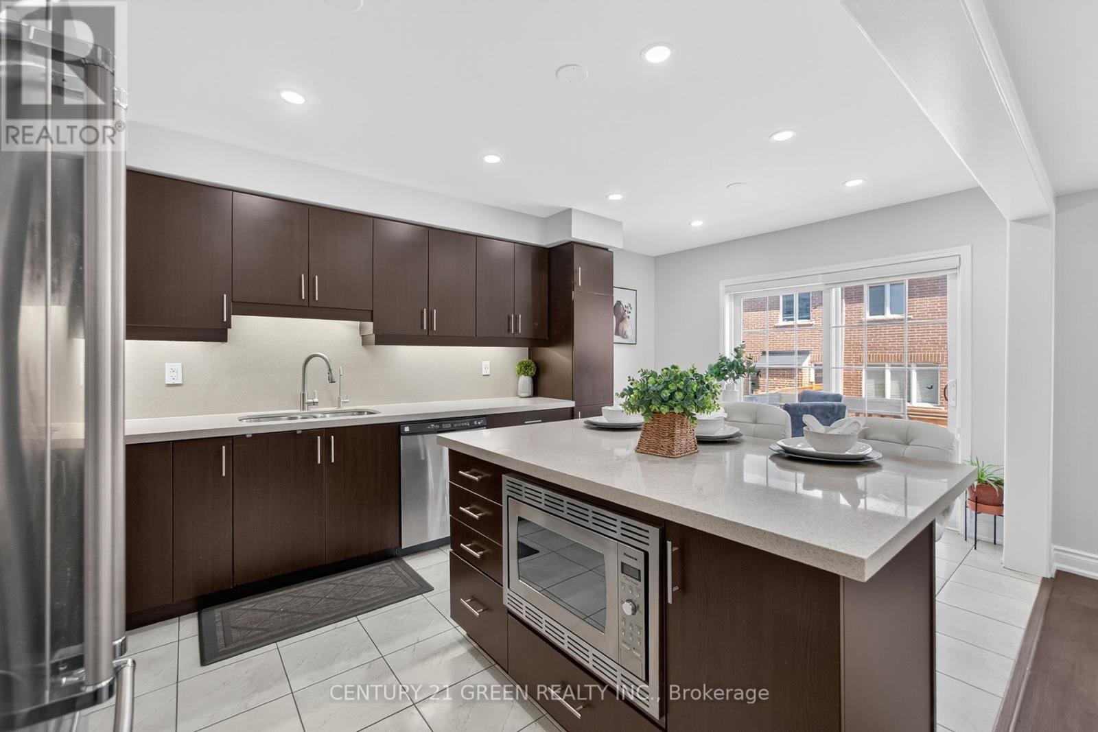 Photo 20 of 118 Bond Head Court, Milton ON