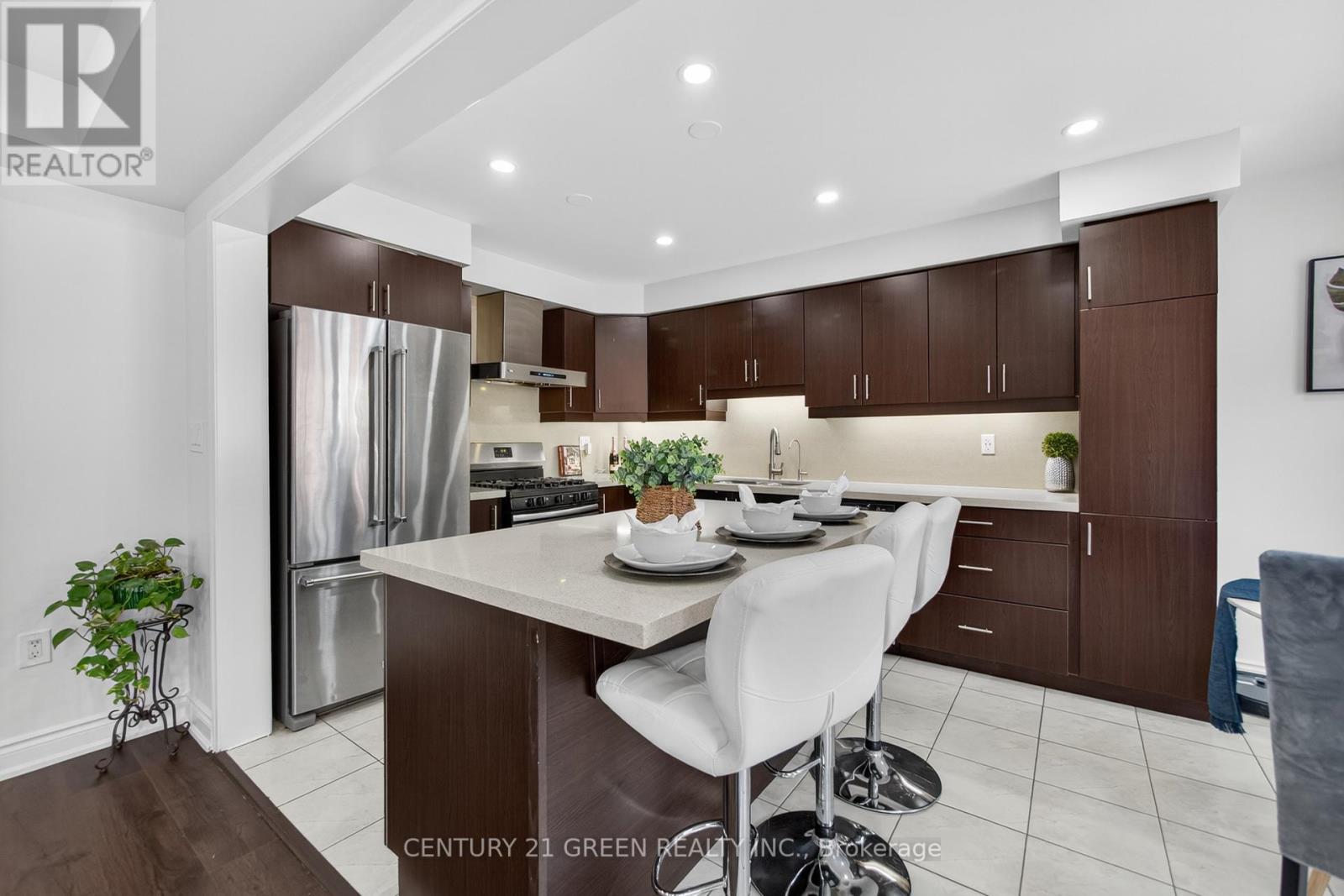 Photo 19 of 118 Bond Head Court, Milton ON