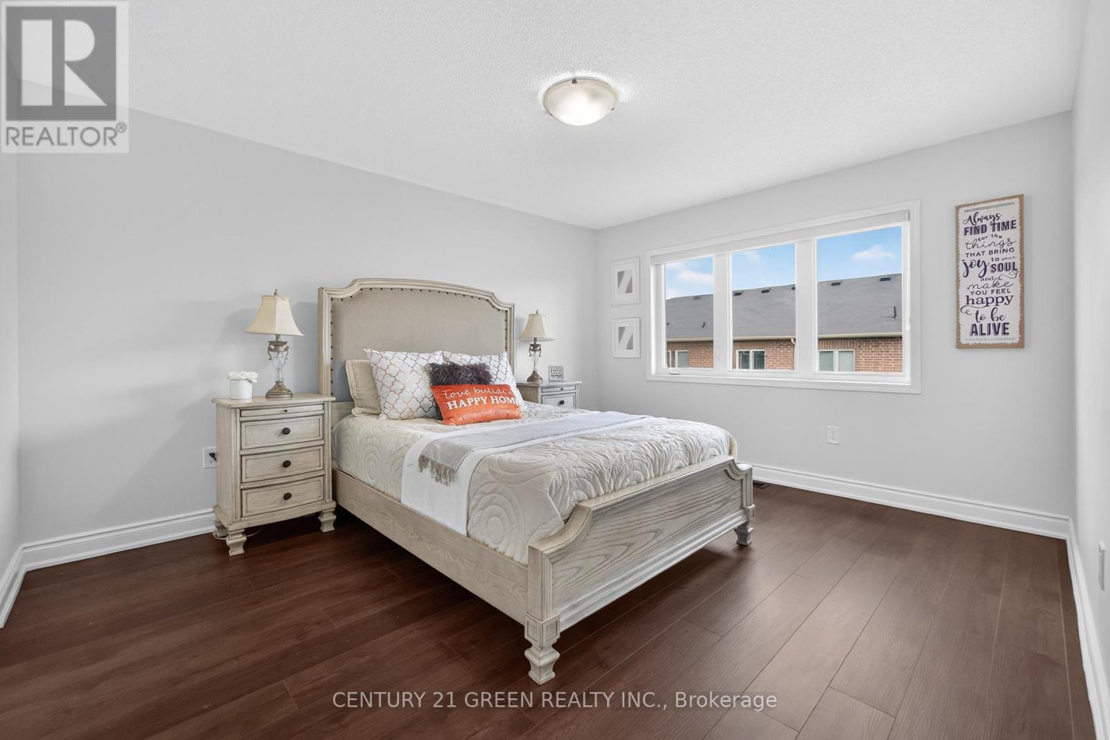 Photo 24 of 118 Bond Head Court, Milton ON