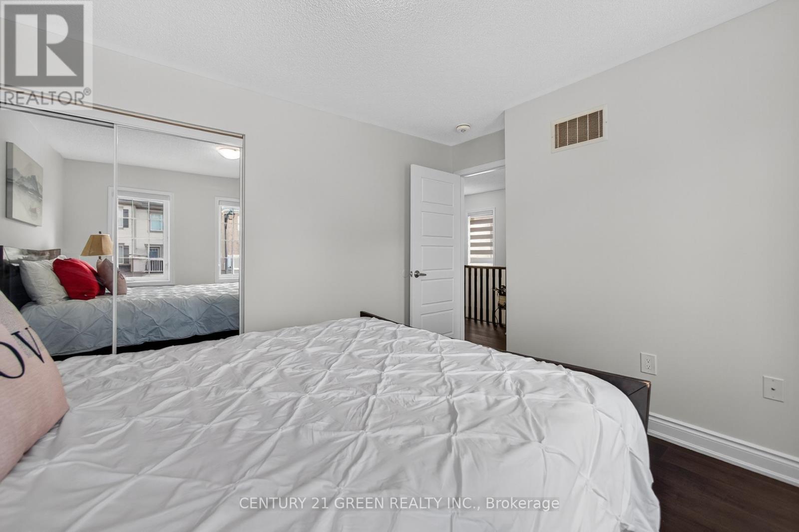 Photo 30 of 118 Bond Head Court, Milton ON