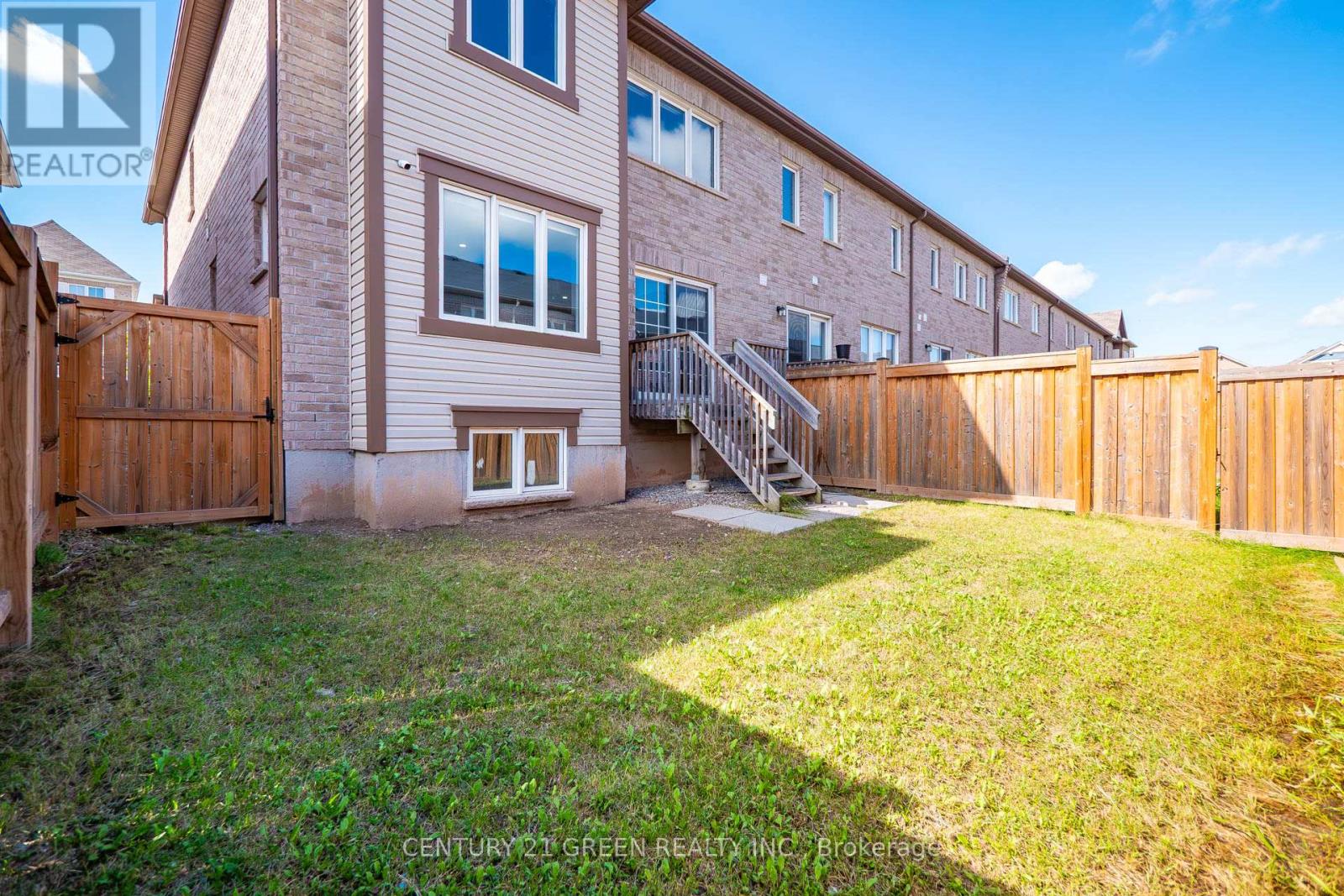 Photo 41 of 118 Bond Head Court, Milton ON